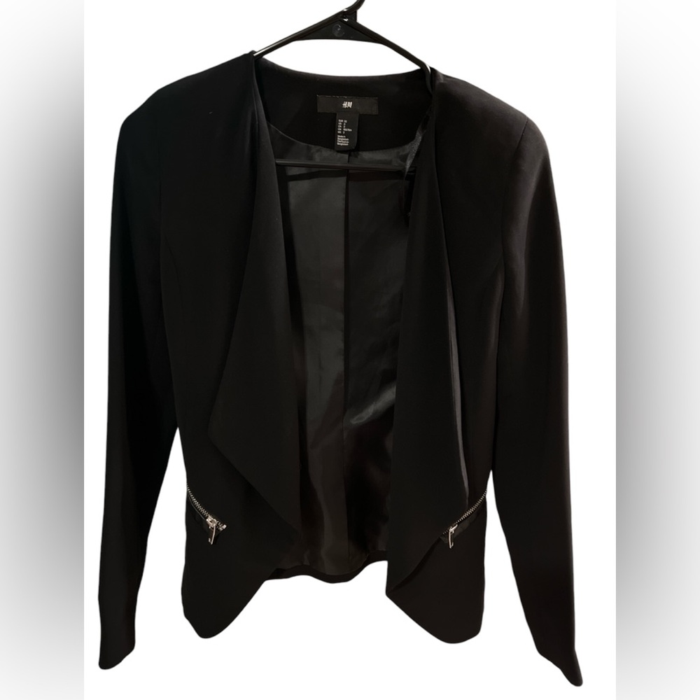 SZ 2 H&M Blazer black w/ faux leather zipper and peplum detail WORN ONCE